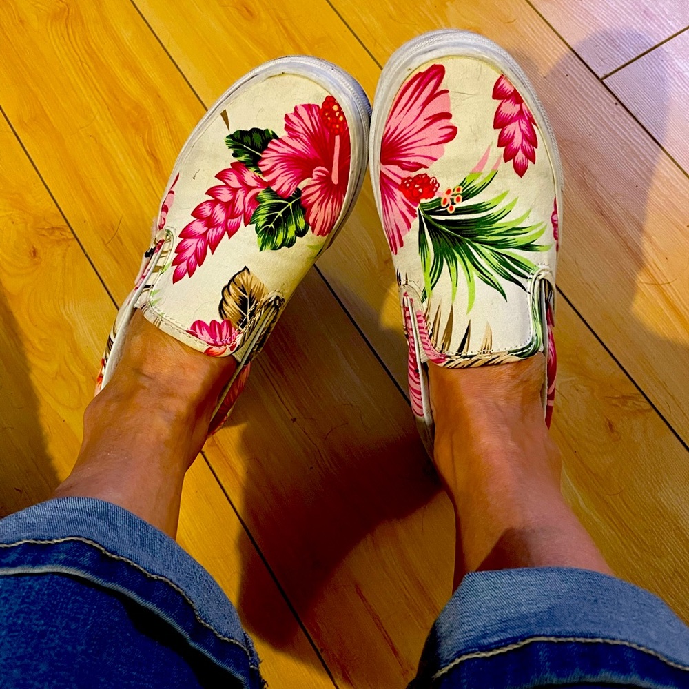 Vans slip ons. Size 6. Great pre-loved condition. Palm tree/floral pattern.